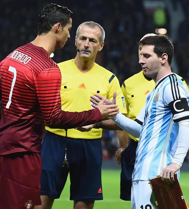 克罗地亚横扫英格兰，梅西一己之力扛起全队