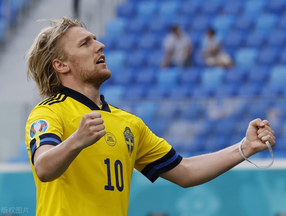 韩国羽毛球队鏖战英格兰羽毛球队，陶菲克关键制胜