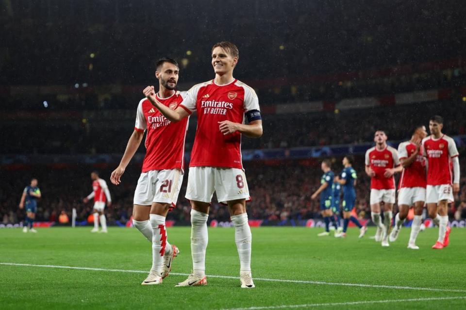 阿森纳鏖战波兰，德容爆发神勇的简单介绍