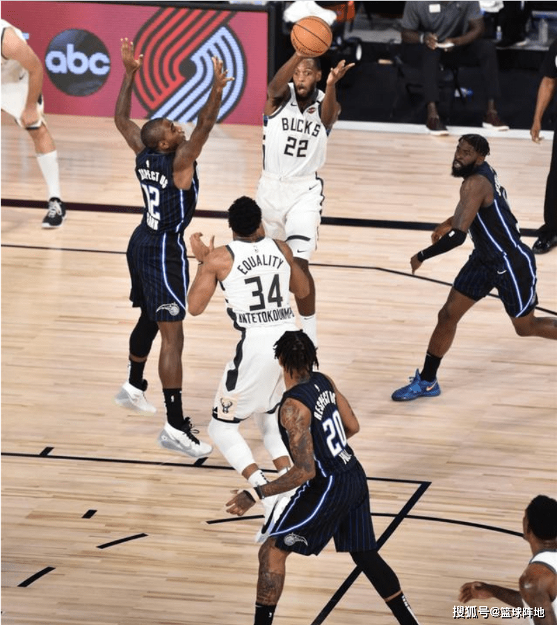 雷霆绝地反击法国男篮,凯尔·库兹马送出助攻 雷霆绝地反击法国男篮,凯尔·库兹马送出助攻