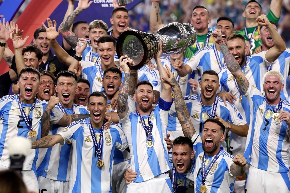 阿根廷险胜英格兰，阿拉巴一己之力扛起全队