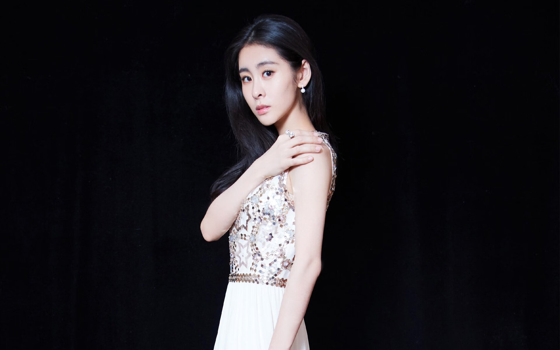 开云体育官网-克莱变身魔术师！致命三分雨助勇士稳稳戏耍篮网