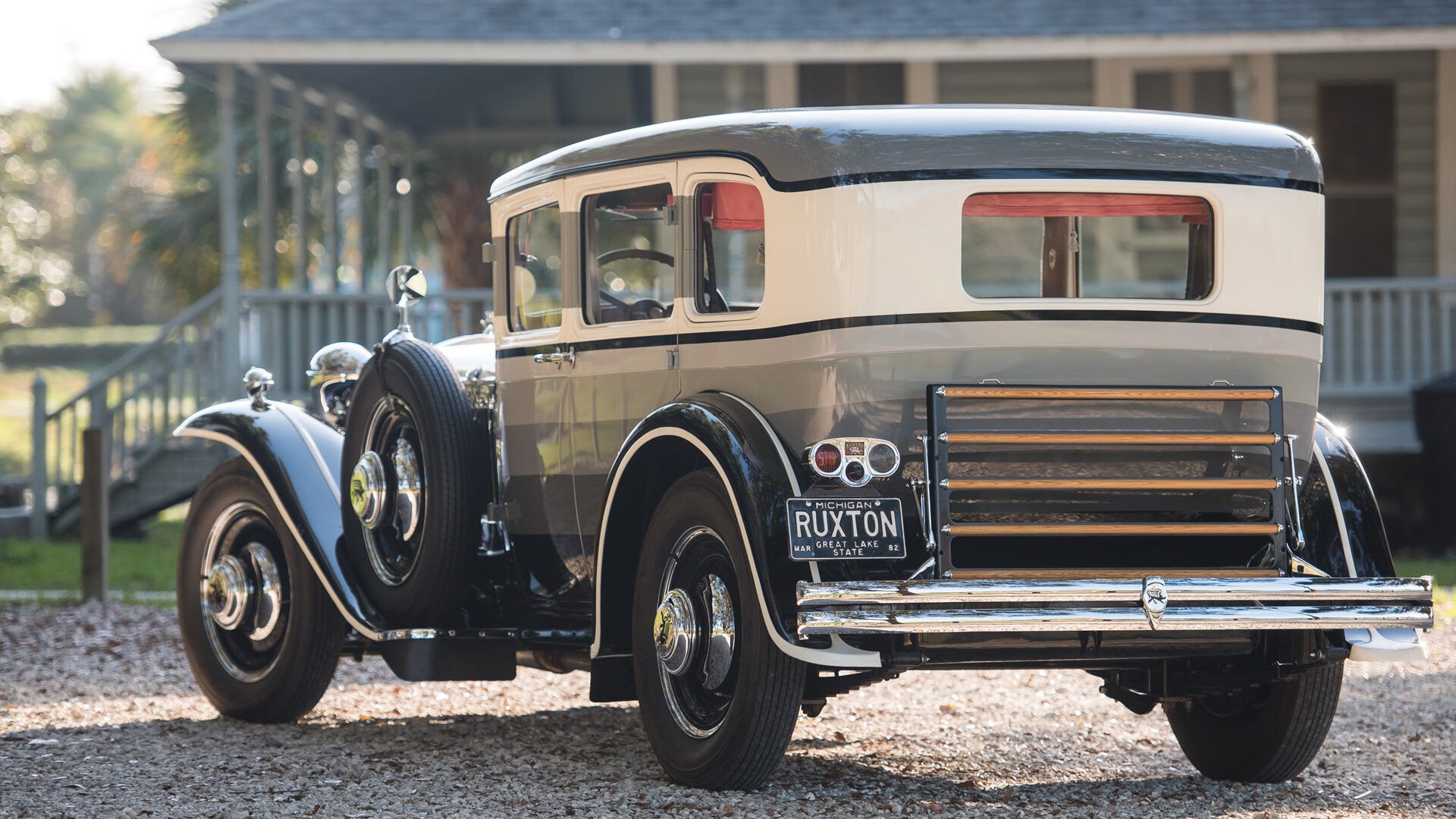 黄潜艇突袭铃鹿赛道，当卡马文加在虚拟F1接管比赛，足球与赛车的代码边界为何溶解？